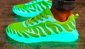 led-krossovki